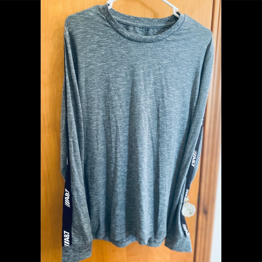 Aeropostale Boys Long Sleeve T-shirt Size Large